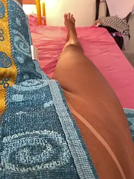 Katianesantos online show from February 2026 09:19:02 AM