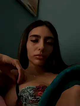 Snapshot of RoseyMae chatting on October 2025 03:01:01 PM RoseyMae online show from October 2025 03:01:01 PM