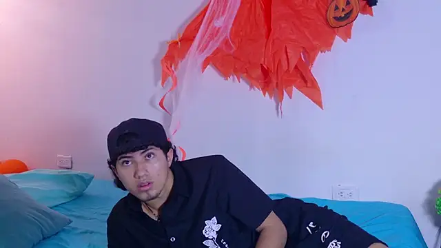 Laura and Kevin online show from October 2025 01:23:01 PM