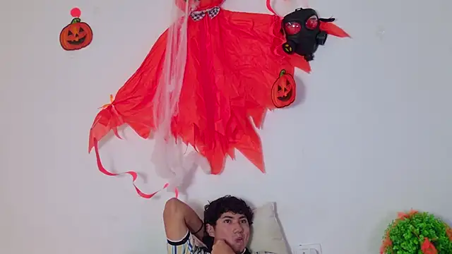 Laura and Kevin online show from October 2025 02:40:02 PM