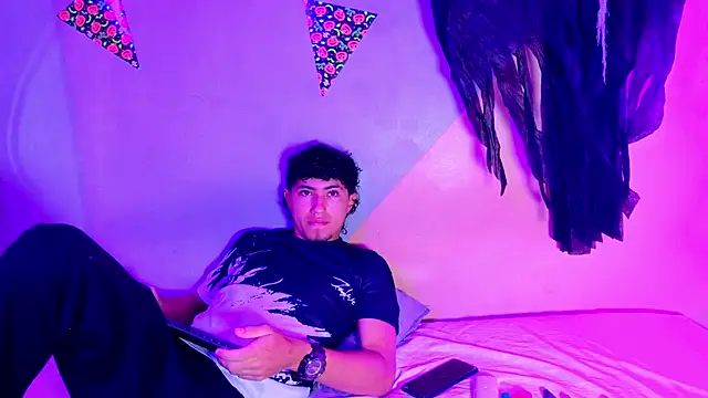 Laura and Kevin online show from October 2025 01:36:03 PM