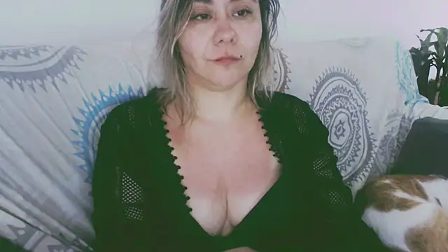 Emma Agostini online show from September 2025 10:23:01 PM