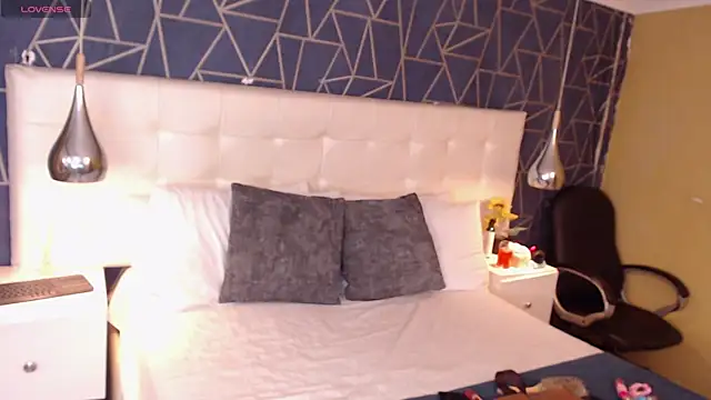 lexiiBoling online show from September 2025 03:17:02 AM