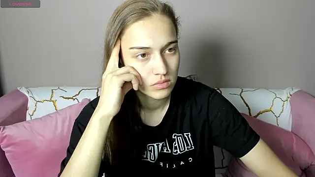 Alisa  Kelly online show from September 2025 03:06:02 AM