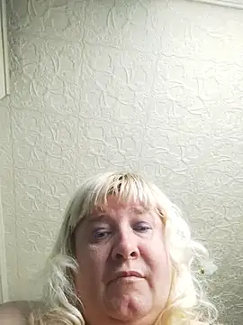 GlamMilena online show from October 2025 12:37:02 PM