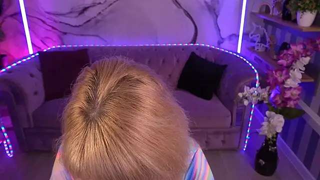 NatalyChanell online show from September 2025 08:52:02 PM