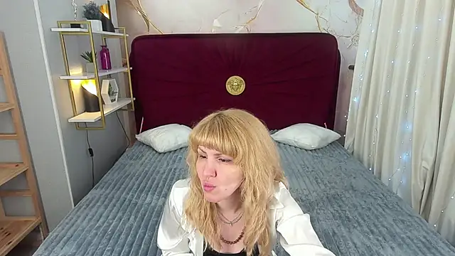 NatalyChanell online show from September 2025 03:17:02 AM