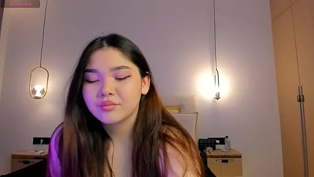 yummmymommy online show from September 2025 01:26:02 PM