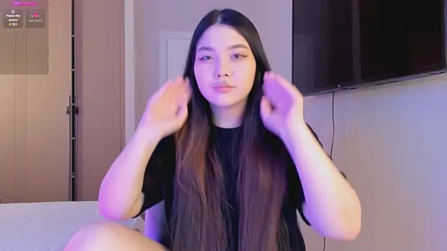 yummmymommy online show from September 2025 01:27:01 PM