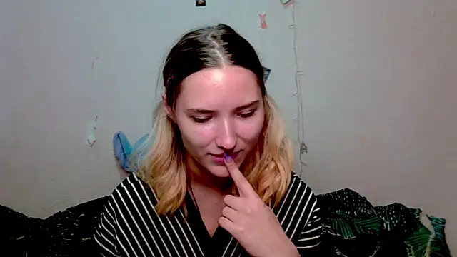  kikiclark   online show from October 2025 08:53:02 PM