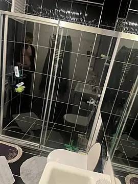 denizdeniz28 online show from April 2026 10:45:02 PM