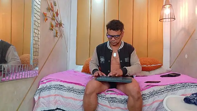 Snapshot of alphakongX chatting on September 2025 11:04:02 AM alphakongX online show from September 2025 11:04:02 AM