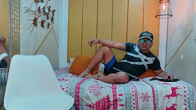 Snapshot of alphakongX chatting on October 2025 12:30:02 AM alphakongX online show from October 2025 12:30:02 AM