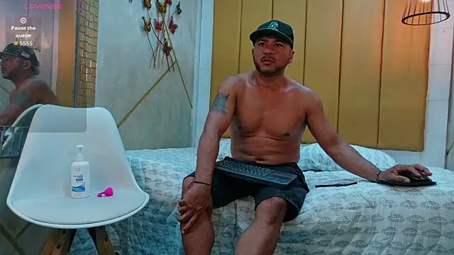 Snapshot of alphakongX chatting on October 2025 11:59:01 PM alphakongX online show from October 2025 11:59:01 PM