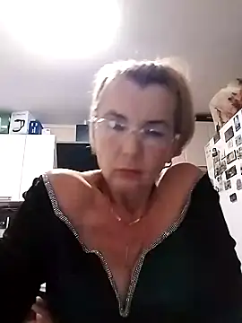 Snapshot of VasylynaLove421 chatting on September 2025 05:45:01 PM VasylynaLove421 online show from September 2025 05:45:01 PM