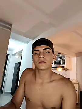 Snapshot of Zeusmagnos chatting on September 2025 10:36:01 PM Zeusmagnos online show from September 2025 10:36:01 PM