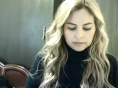 Valery  Rouse  online show from October 2025 08:15:01 PM