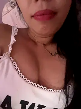 Snapshot of Bear-cute00 chatting on September 2025 06:46:01 AM Bear-cute00 online show from September 2025 06:46:01 AM