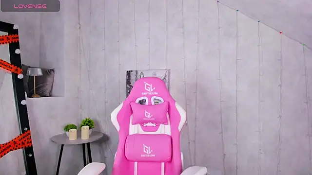 Lynn Martin online show from October 2025 12:55:02 AM