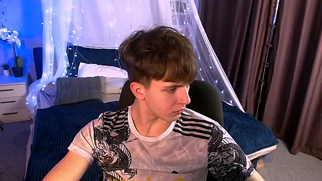 travis wolf  online show from November 2025 09:03:02 PM