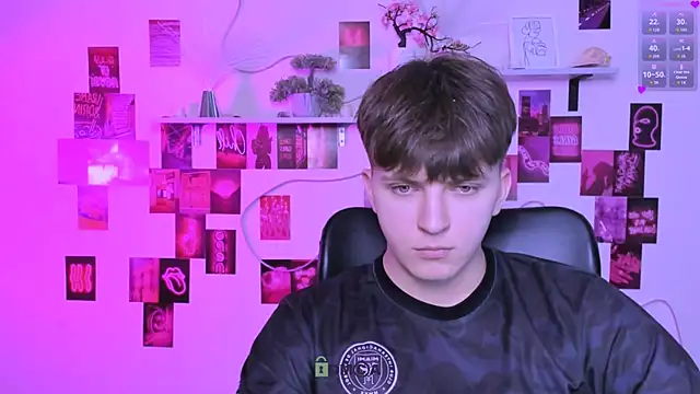 travis wolf  online show from April 2026 09:13:01 AM