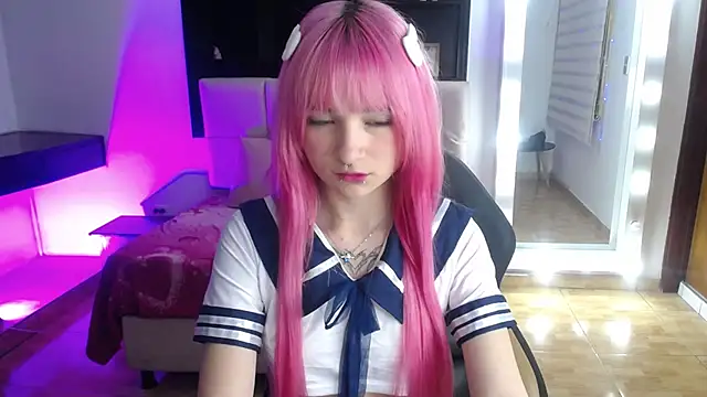 Snapshot of _Charlotte_Collins_ chatting on April 2026 02:48:01 PM Charlotte Collins online show from April 2026 02:48:01 PM