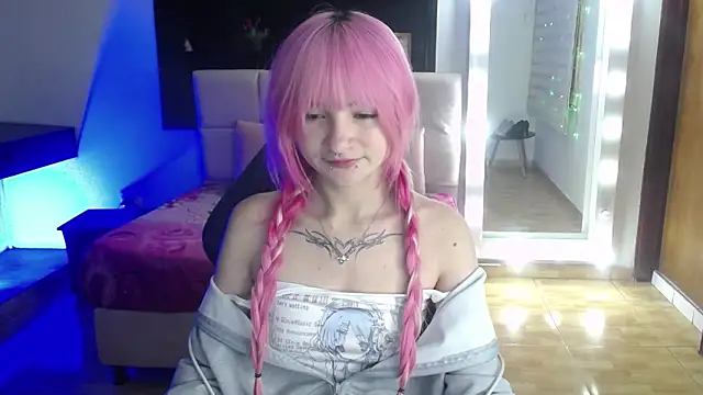 Snapshot of _Charlotte_Collins_ chatting on May 2026 03:06:01 PM Charlotte Collins online show from May 2026 03:06:01 PM