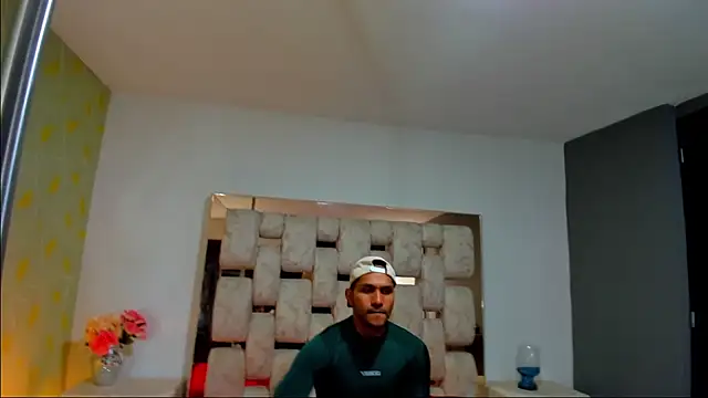 AngelAndChris online show from September 2025 12:38:02 PM