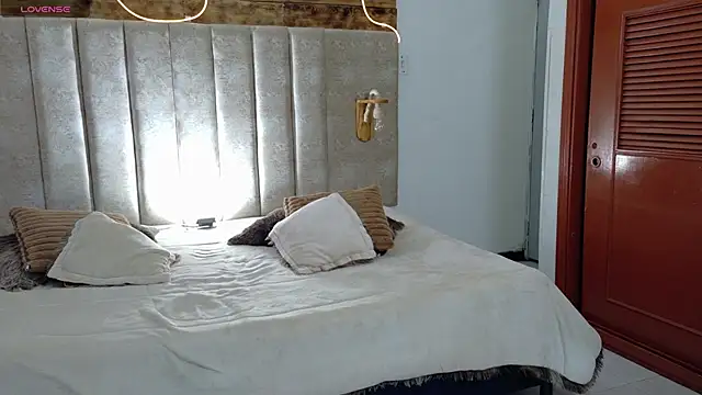 Snapshot of Emma_visconti chatting on September 2025 12:29:01 PM Emma visconti online show from September 2025 12:29:01 PM