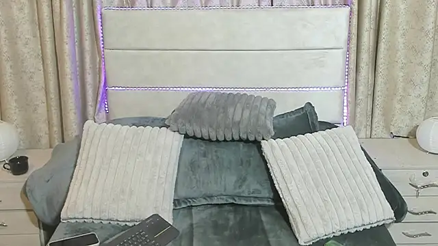 Snapshot of incognyta chatting on October 2025 02:18:02 PM incognyta online show from October 2025 02:18:02 PM