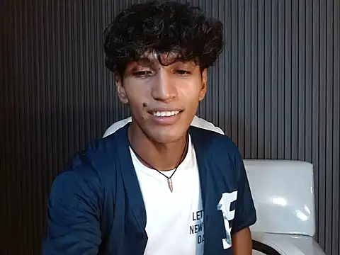 Snapshot of bull_cam chatting on September 2025 04:06:02 PM bull cam online show from September 2025 04:06:02 PM