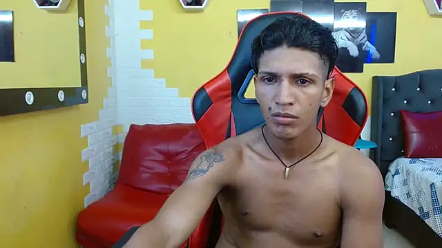 Snapshot of bull_cam chatting on September 2025 06:40:02 PM bull cam online show from September 2025 06:40:02 PM