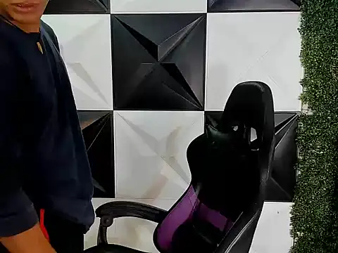 Snapshot of bull_cam chatting on September 2025 08:00:02 PM bull cam online show from September 2025 08:00:02 PM