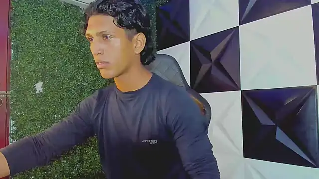 Snapshot of bull_cam chatting on September 2025 07:29:01 PM bull cam online show from September 2025 07:29:01 PM