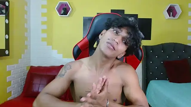 Snapshot of bull_cam chatting on October 2025 04:18:01 PM bull cam online show from October 2025 04:18:01 PM