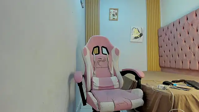 Jax Maliq online show from November 2025 03:05:01 AM