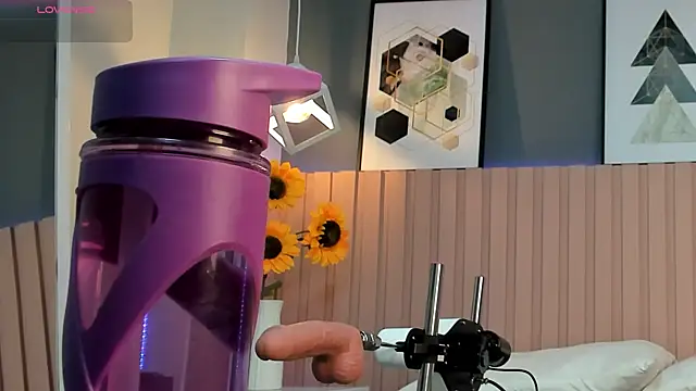 Mia Valentine  online show from November 2025 03:25:01 PM