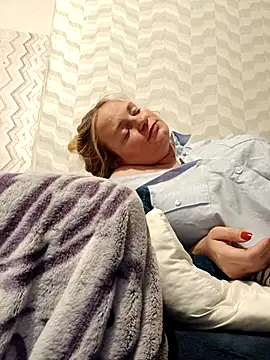 LeoGirlOh online show from September 2025 10:10:02 PM