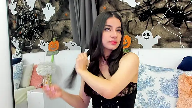 MiaDunoff online show from October 2025 09:46:02 PM