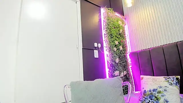 Skarlett hot  online show from February 2026 09:41:01 PM