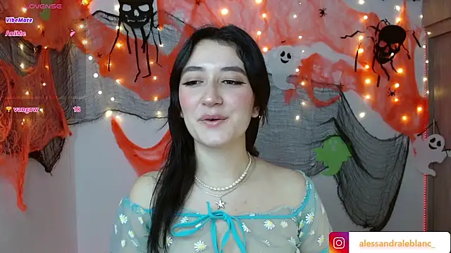 Snapshot of AlessandraLB chatting on September 2025 10:31:02 AM AlessandraLB online show from September 2025 10:31:02 AM