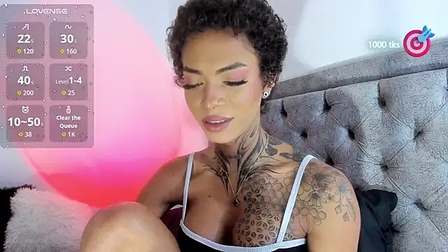 michell danna online show from October 2025 01:27:01 AM