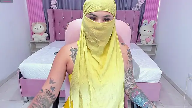 Nayla-Mouna online show from September 2025 07:50:01 PM