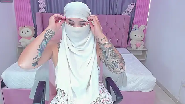 Nayla-Mouna online show from September 2025 08:01:02 PM