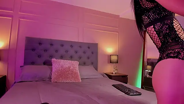 ALICESANDOVAL online show from September 2025 11:58:01 AM