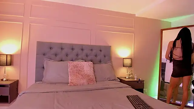 ALICESANDOVAL online show from September 2025 11:26:01 AM