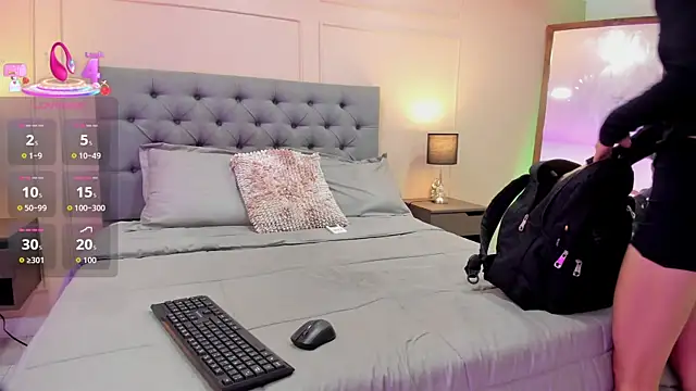 ALICESANDOVAL online show from October 2025 11:28:02 AM