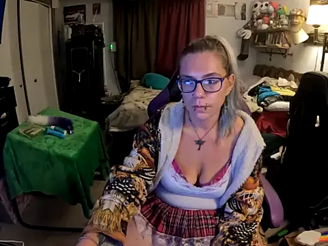 Snapshot of R4inbowK1tty chatting on October 2025 03:26:02 AM R4inbowK1tty online show from October 2025 03:26:02 AM