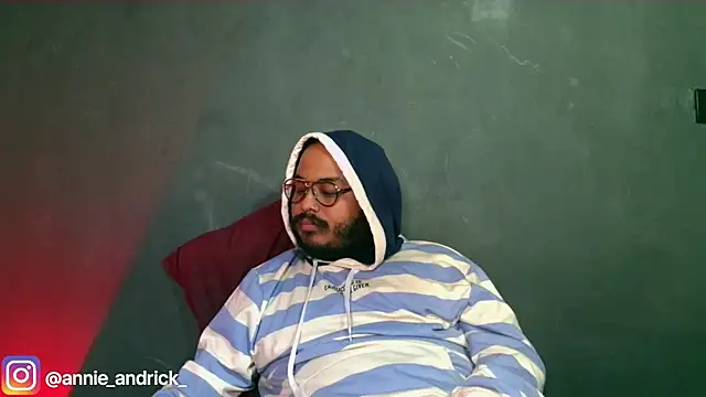  leda swan  online show from November 2025 12:59:02 PM