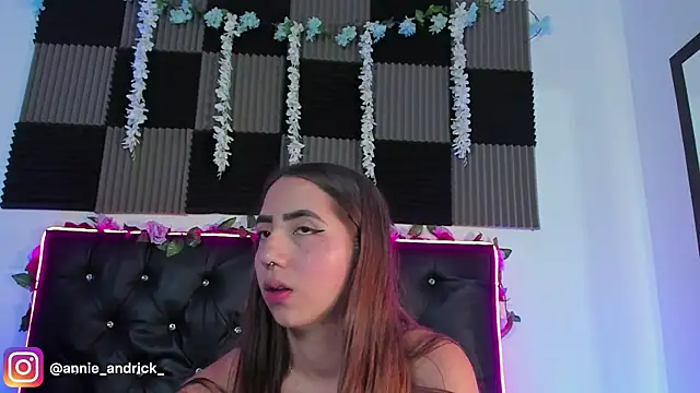  leda swan  online show from April 2026 11:19:01 AM